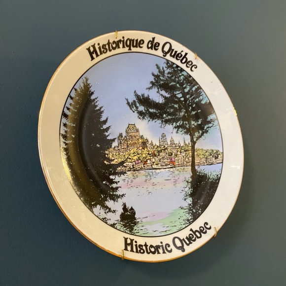 Vintage Old Quebec City Souvenir Plate - Chateau Frontenac, St Lawrence River - Picture 3 of 3